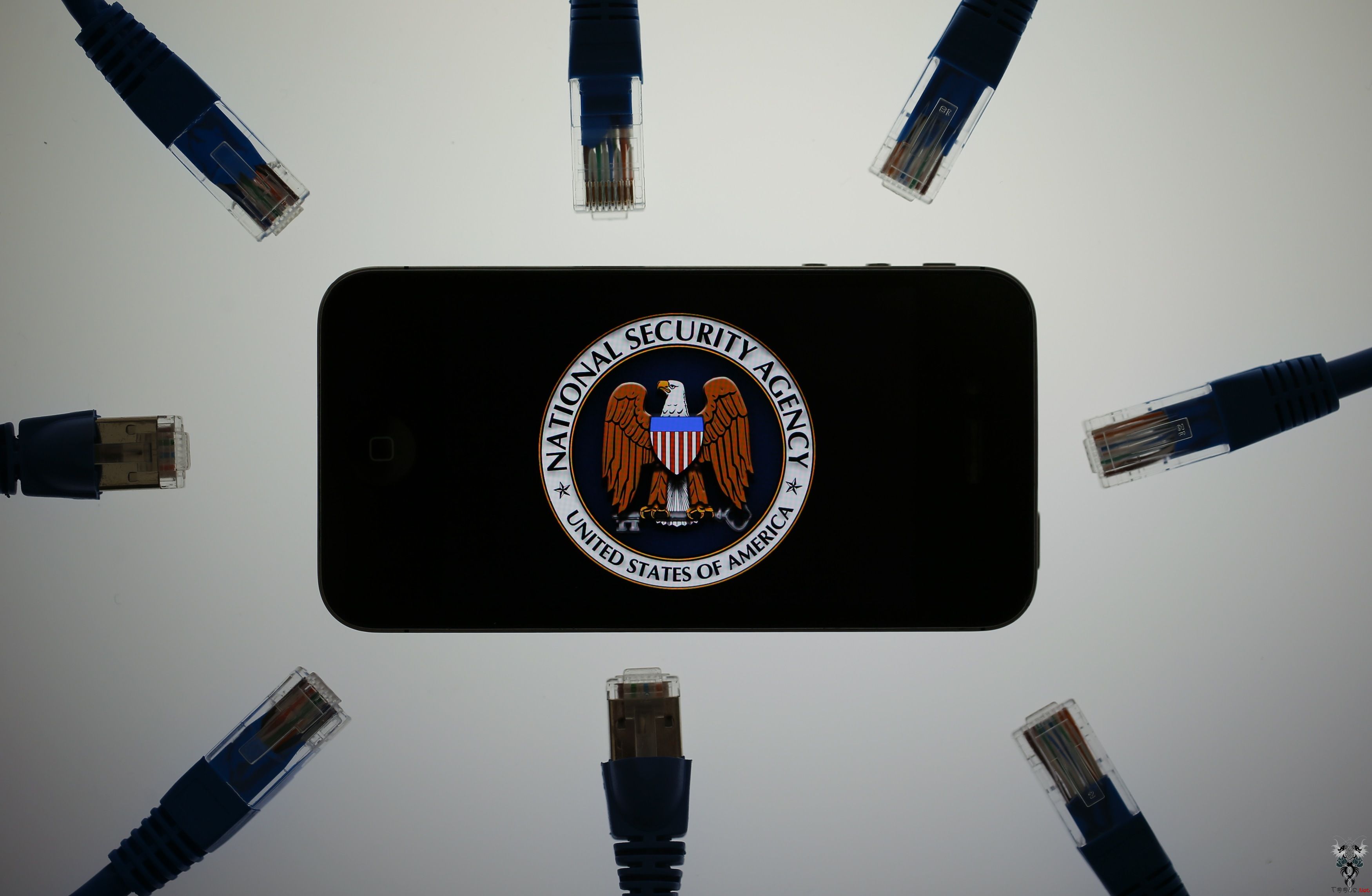 Snowden explains what the NSA can do with your phone even when it’s off