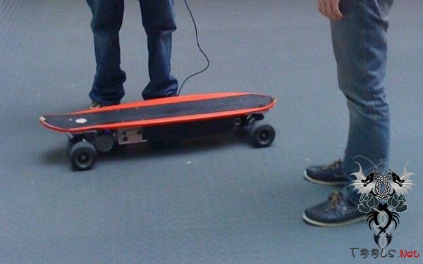 难道只能走路了?电动滑板也被黑客攻下