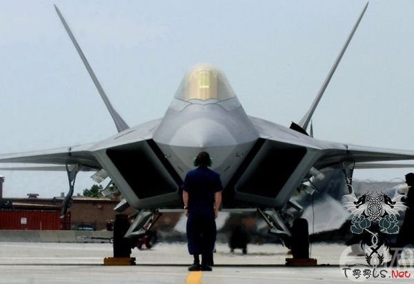 美媒称中国黑客部队令美企损失数千亿 盗F22图纸