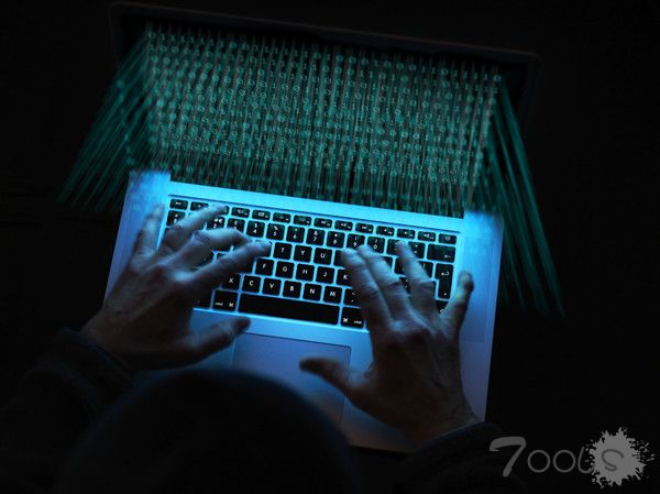 黑客控制麦克风窃取超600GB数据