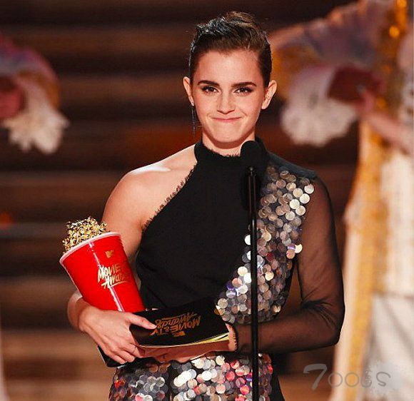 小李子前女友凯莉·罗尔巴赫私密照片遭黑客泄露