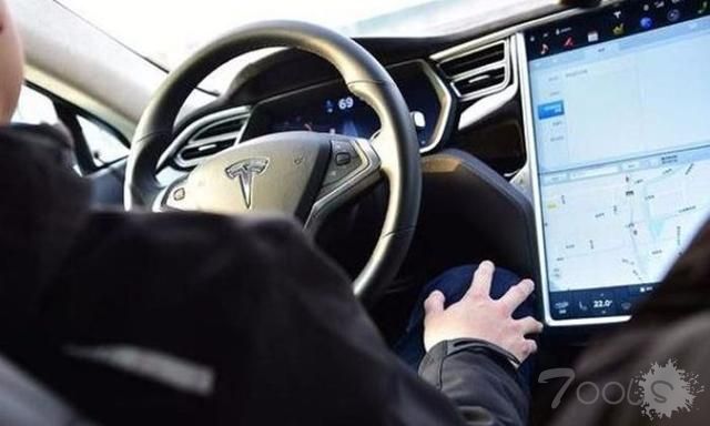 马斯克：阻止黑客对特斯拉的入侵是首要安全任务