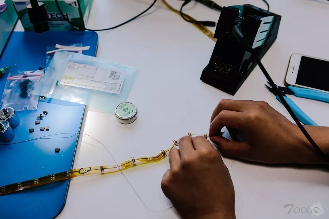 从电脑黑客到「脑机接口」创业者, Reardon 用意识替换了键盘和鼠标