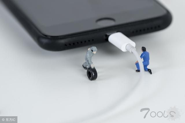 苹果遭遇黑客，用这种非原厂数据线控制你的手机